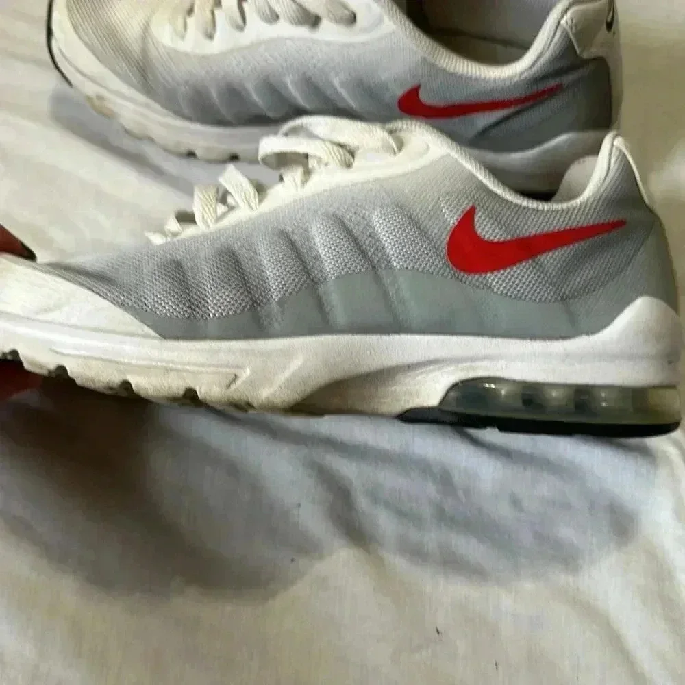Nike Air Max Invigor White/Wolf/University Red Shoes - Size 7Y